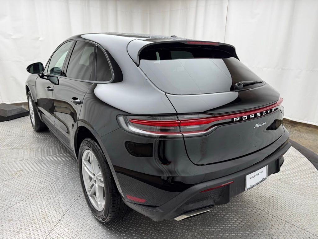 Thumbnail: 2025 Porsche Macan - 10