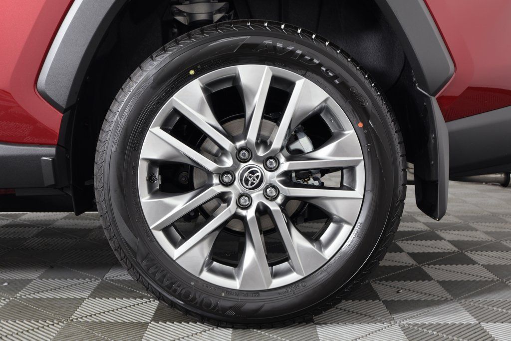 Thumbnail: 2025 Toyota RAV4 - 10