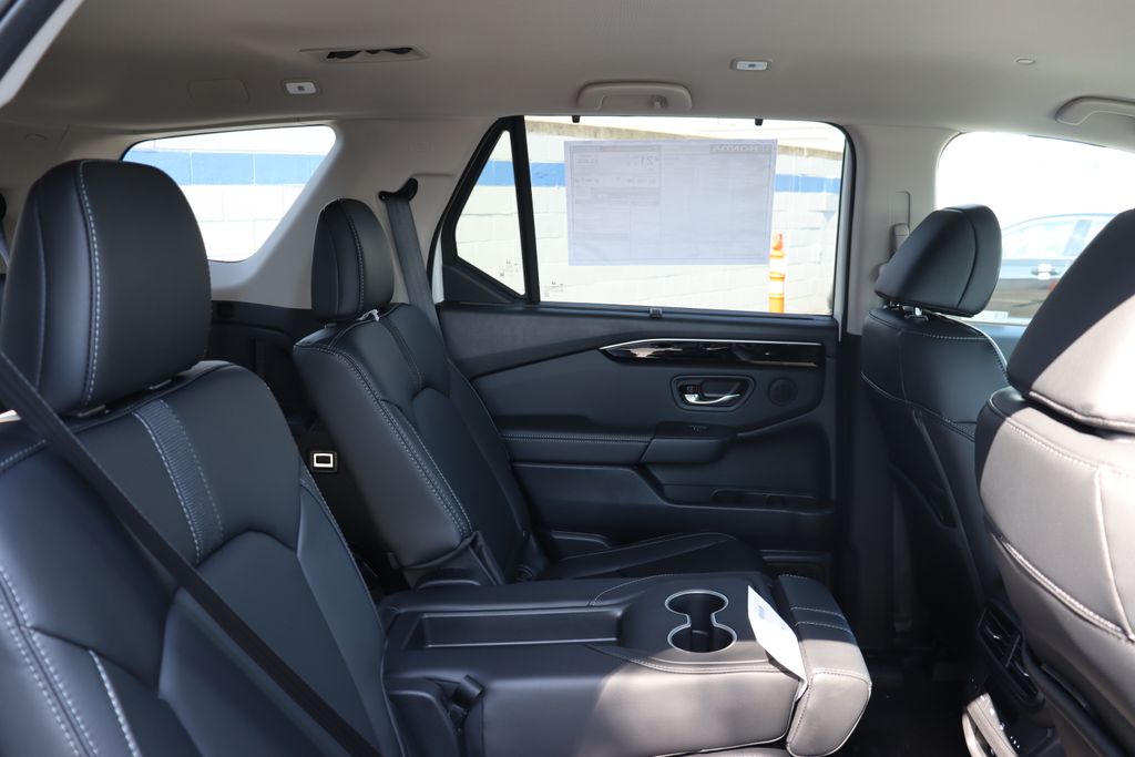 2025 Honda Pilot EX-L 17