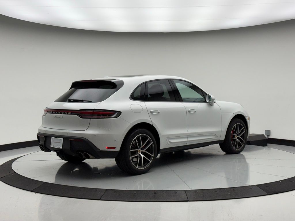 Thumbnail: 2023 Porsche Macan - 8