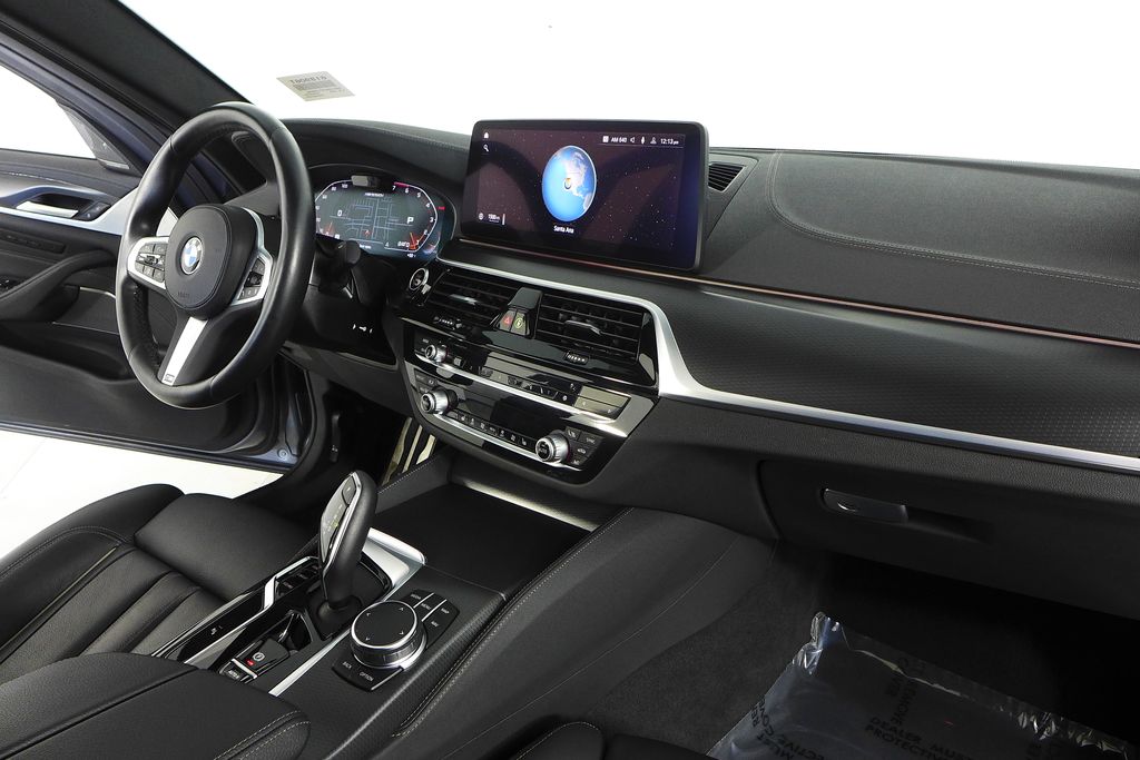 Thumbnail: 2023 BMW 5 Series - 13