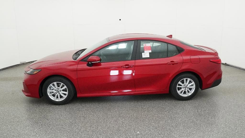 2025 Toyota Camry LE 9