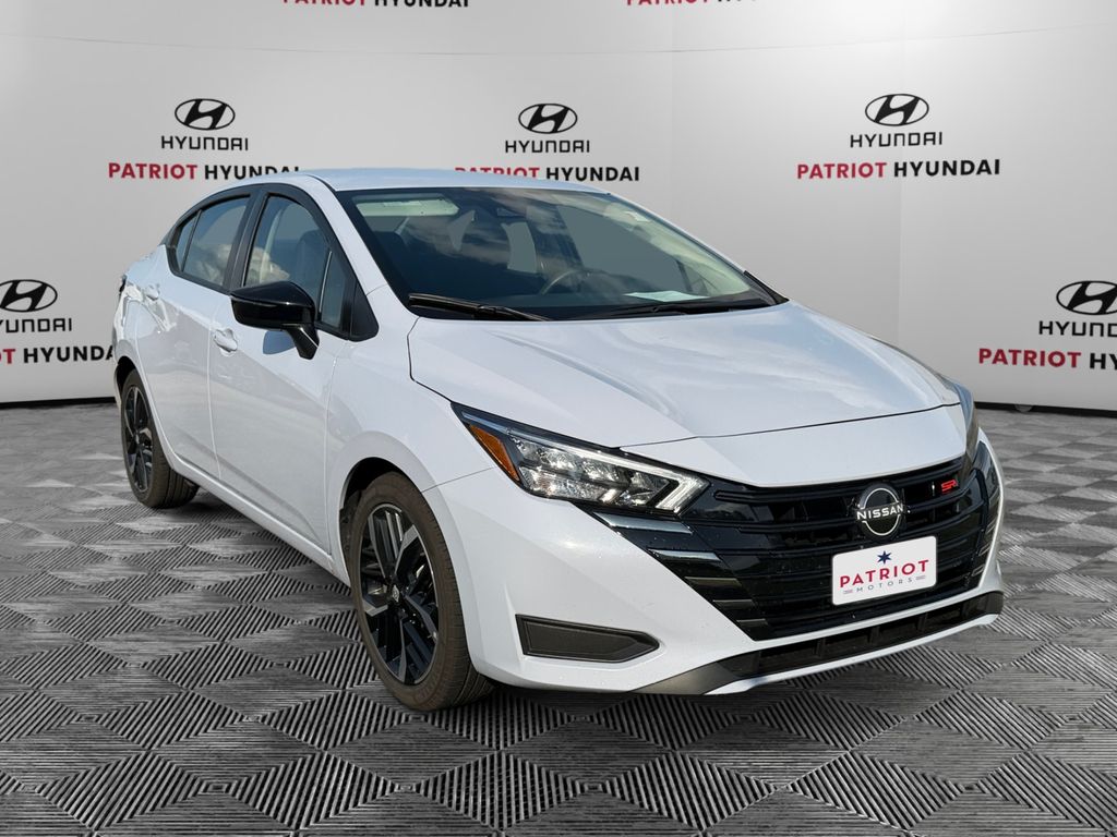 Gray Sky Pearl 2024 Nissan Versa Sedan Front-Wheel Drive Continuously Variable Transmission