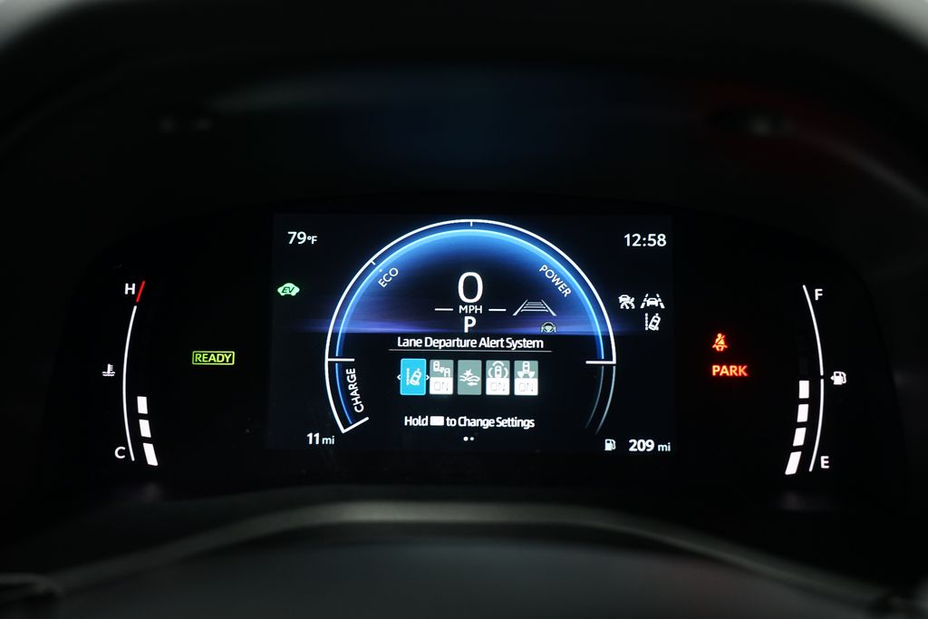 2025 Toyota Camry SE 16