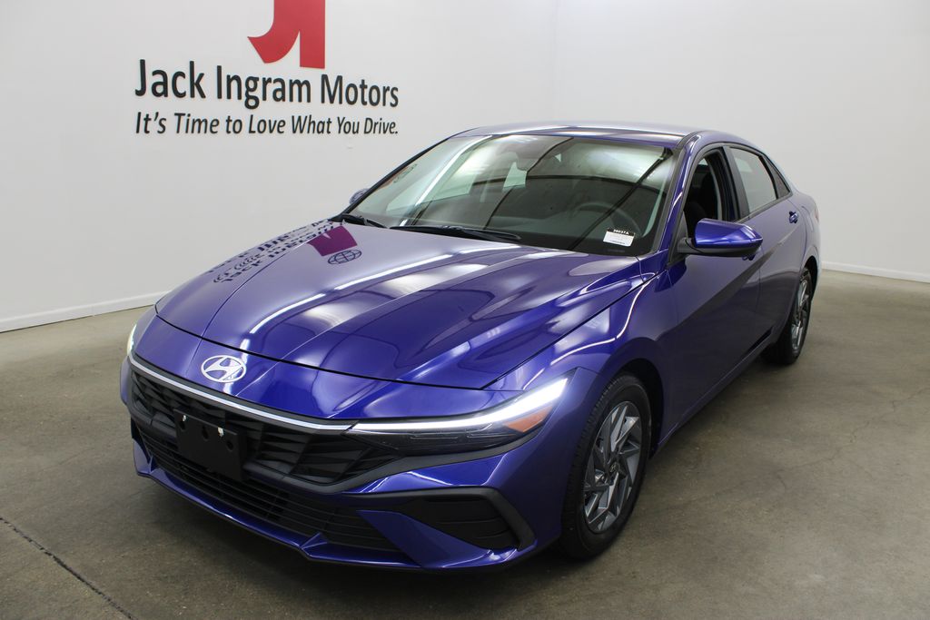used 2024 Hyundai Elantra car