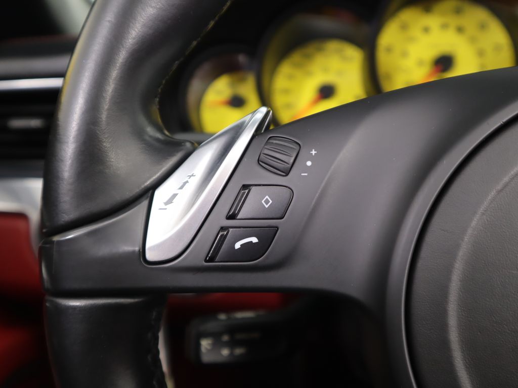 Thumbnail: 2016 Porsche 911 - 19