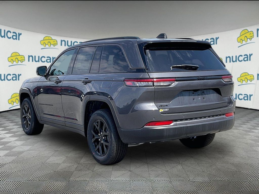 2026 Jeep Grand Cherokee — photo 5