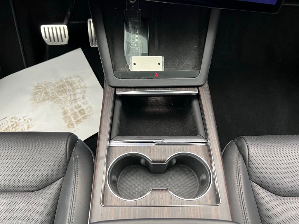 Thumbnail: 2023 Tesla Model X - 16