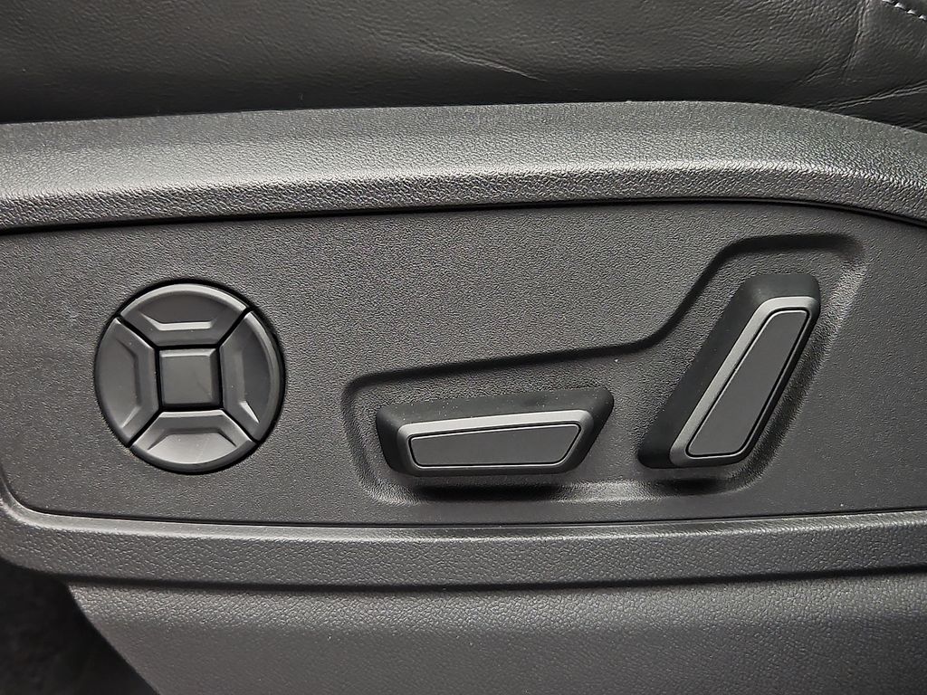 Thumbnail: 2025 Audi Q5 - 27