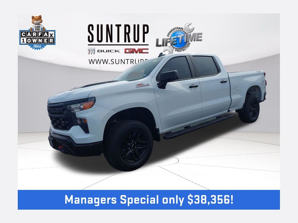 Summit White 2024 Chevrolet Silverado 1500 Custom Trail Boss Crew Cab 4WD Pickup Truck Four-Wheel Drive 8-Speed Automatic