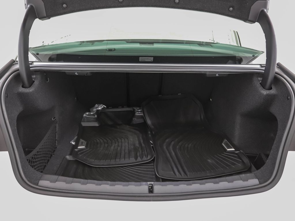 Thumbnail: 2023 BMW 3 Series - 24