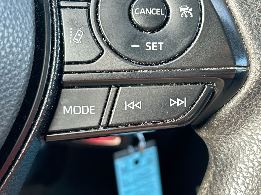 Thumbnail: 2021 Toyota RAV4 - 16