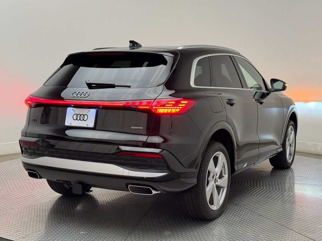 Thumbnail: 2025 Audi Q5 - 10