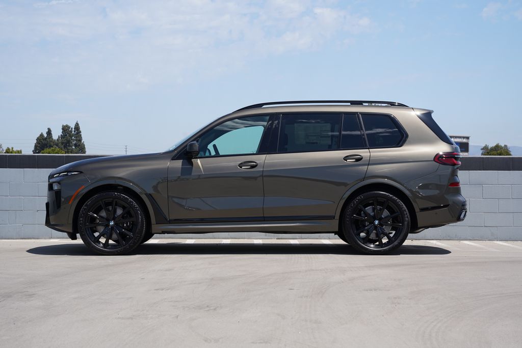 Thumbnail: 2027 BMW X7 - 4