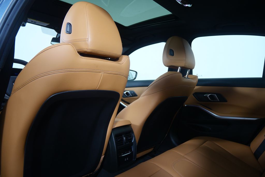 Thumbnail: 2025 BMW 3 Series - 19