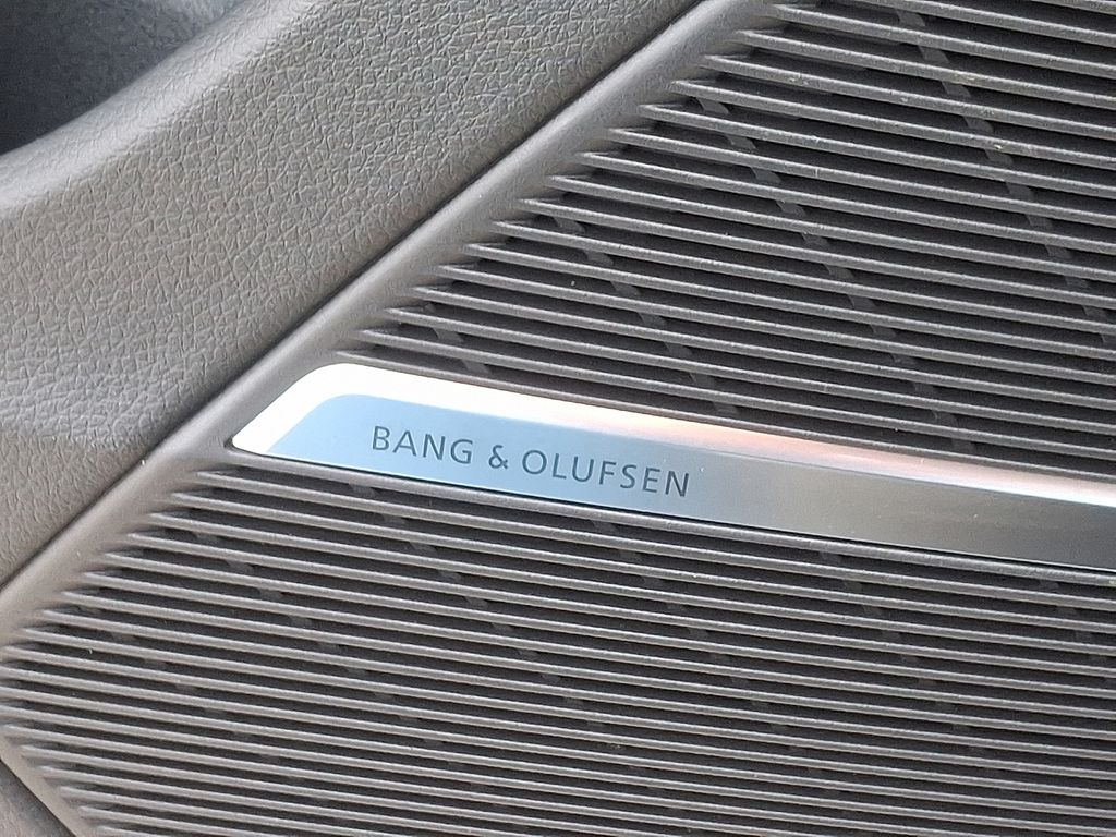 Thumbnail: 2024 Audi Q8 - 26