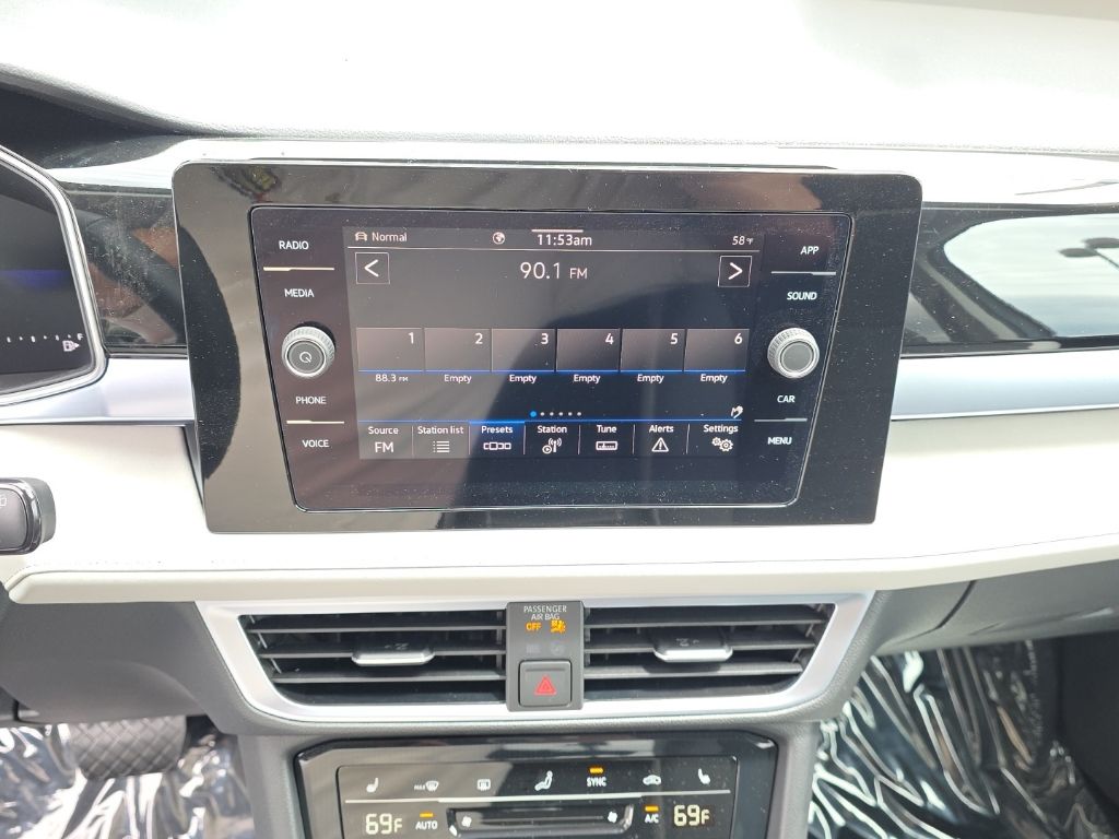 2026 Volkswagen Taos 1.5T SE Gray at Sutliff Volkswagen