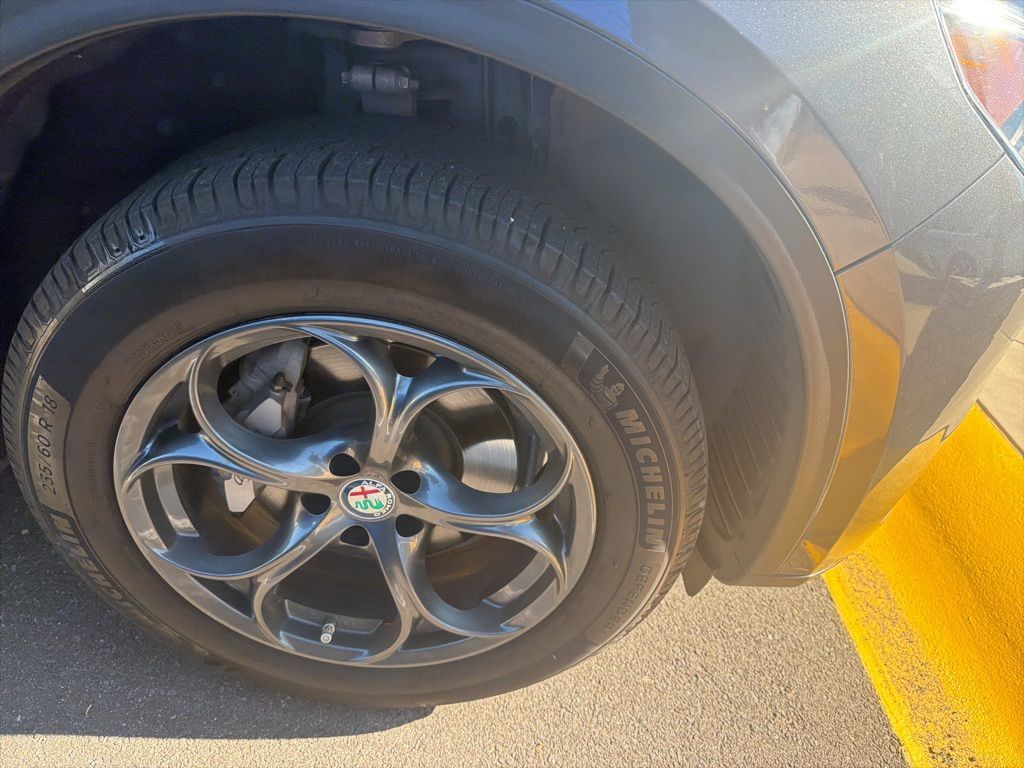 Thumbnail: 2020 Alfa Romeo Stelvio - 6