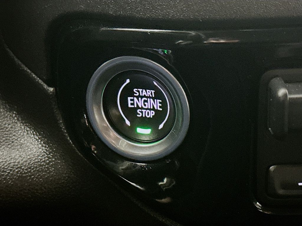 Used 2024 Gray Chevrolet LT image 27