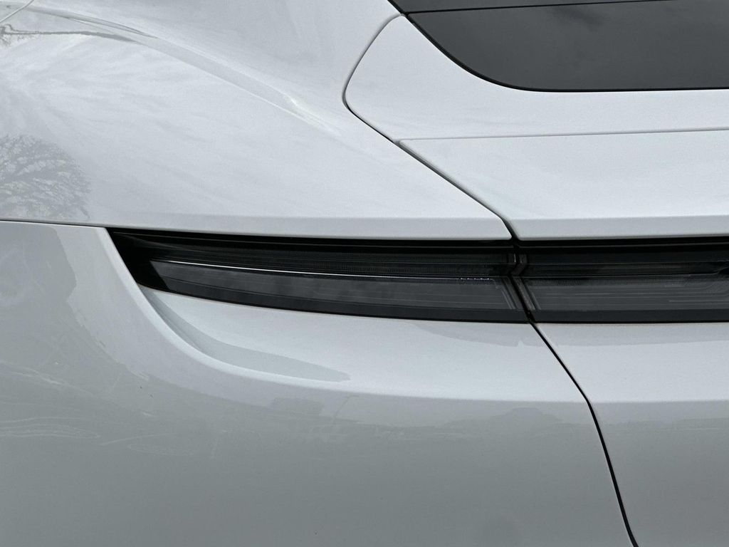 Thumbnail: 2021 Porsche Taycan - 12