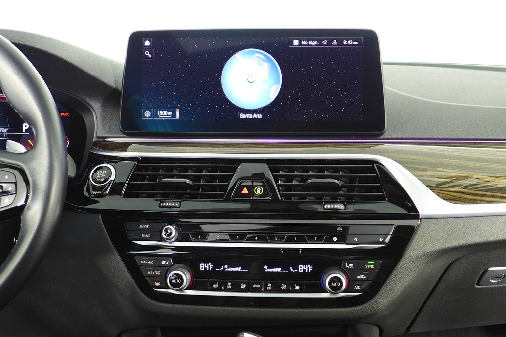 Thumbnail: 2022 BMW 5 Series - 25