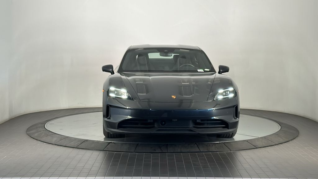 Thumbnail: 2025 Porsche Taycan - 10