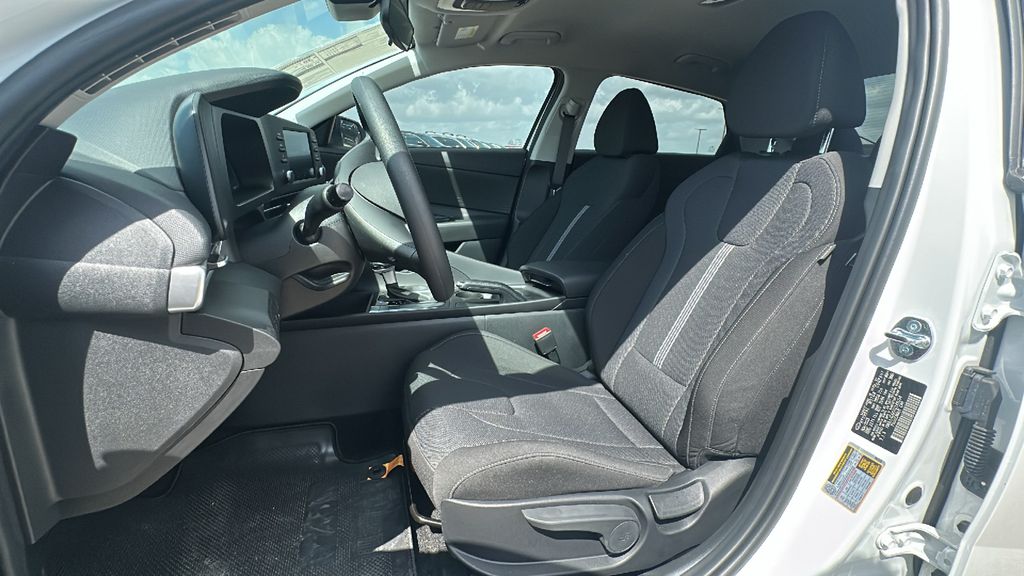2026 Hyundai Elantra SE - 3