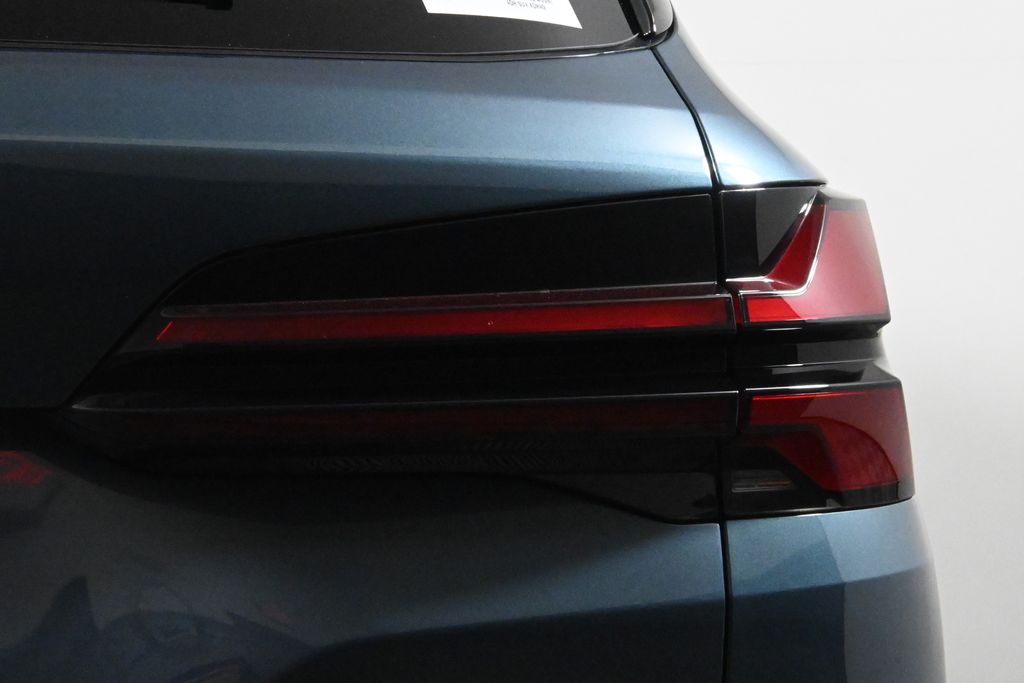 Thumbnail: 2026 BMW X5 - 13