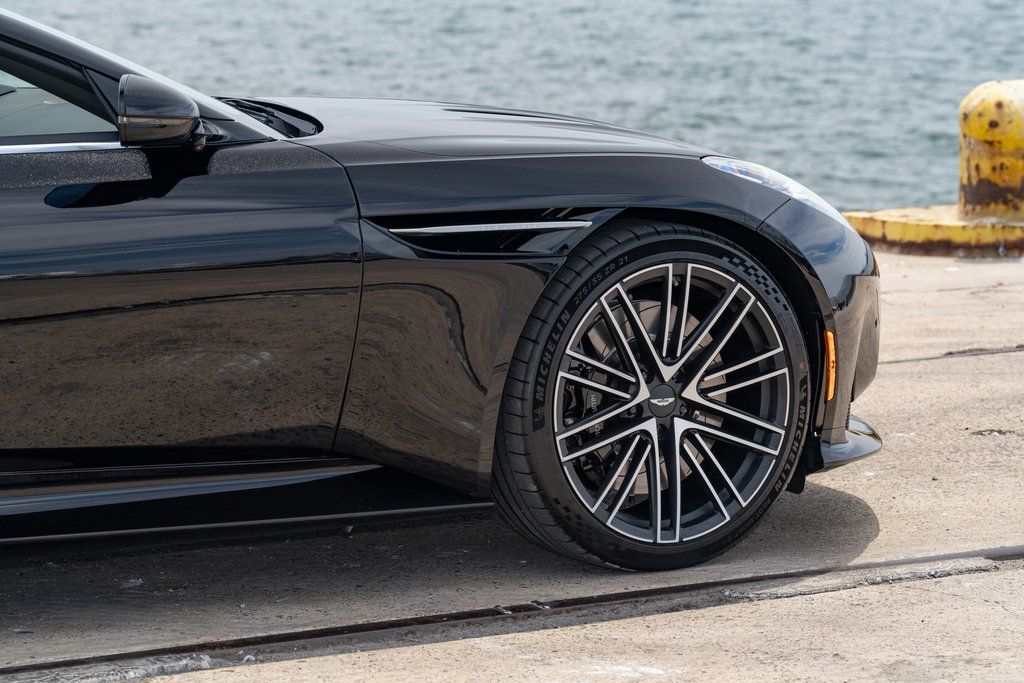 2026 Aston Martin DB12 Base - Photo 10
