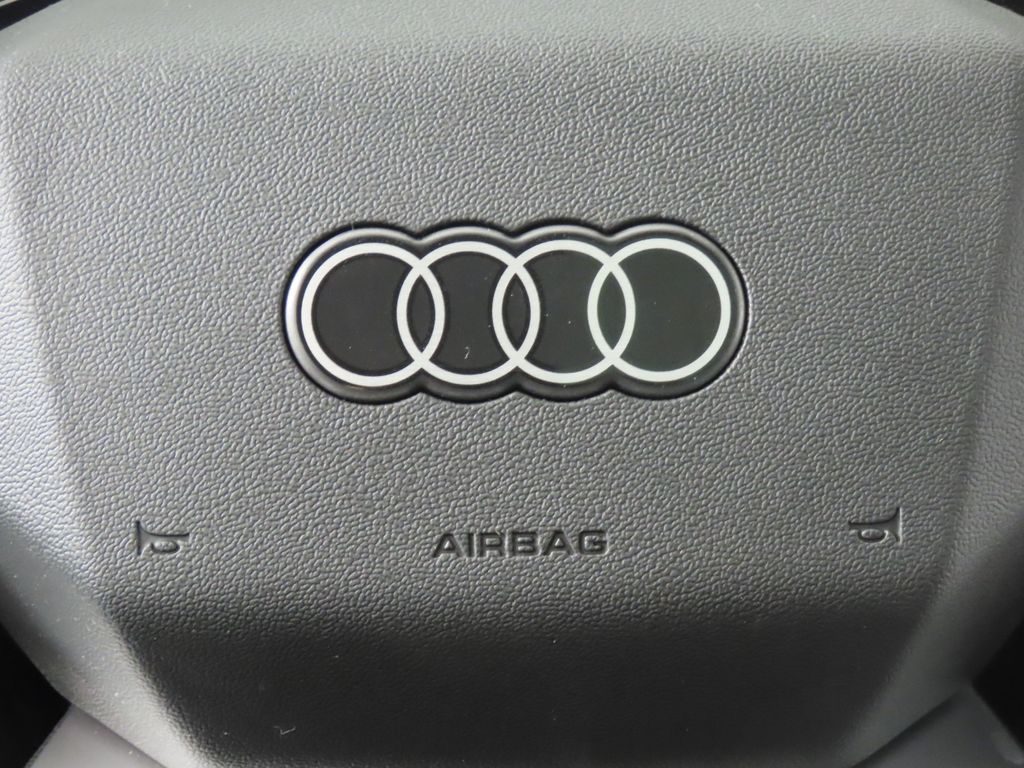 Thumbnail: 2025 Audi Q5 - 16