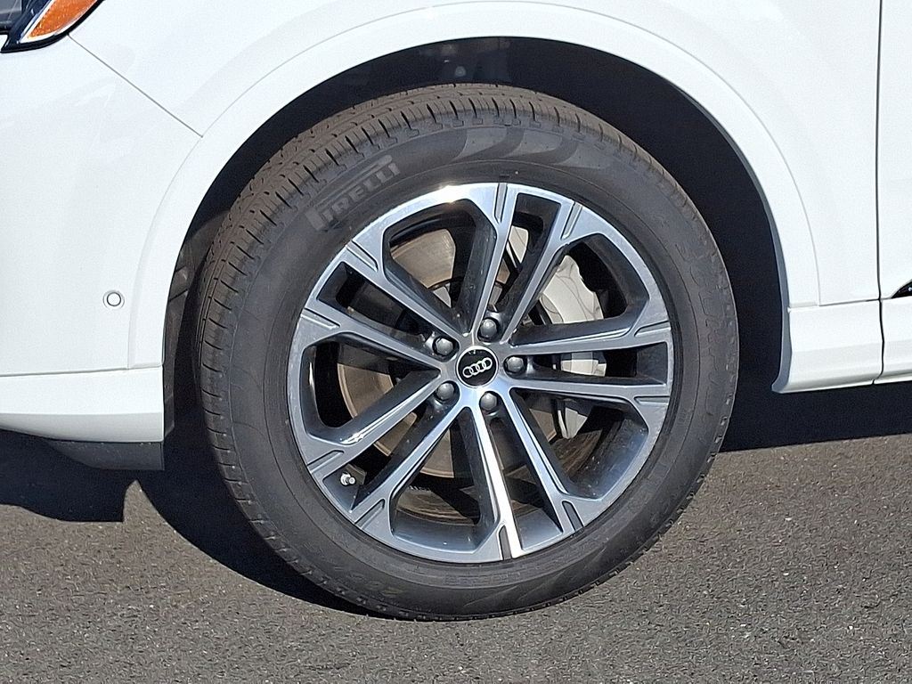 Thumbnail: 2026 Audi Q7 - 8