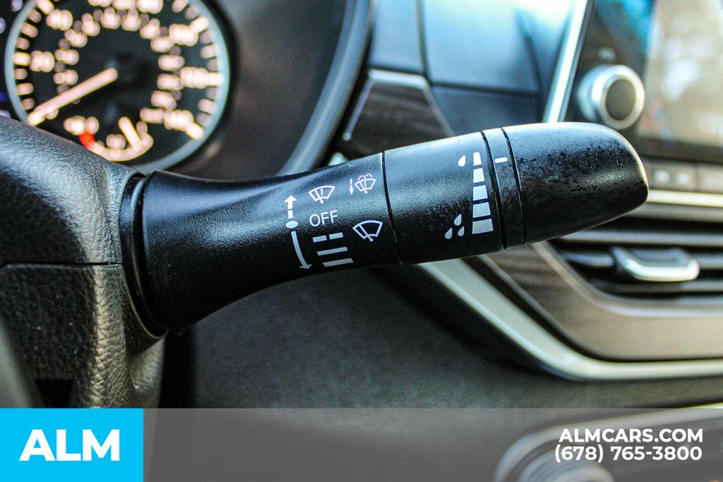 Used 2024 Silver Nissan 2.5 SV image 28