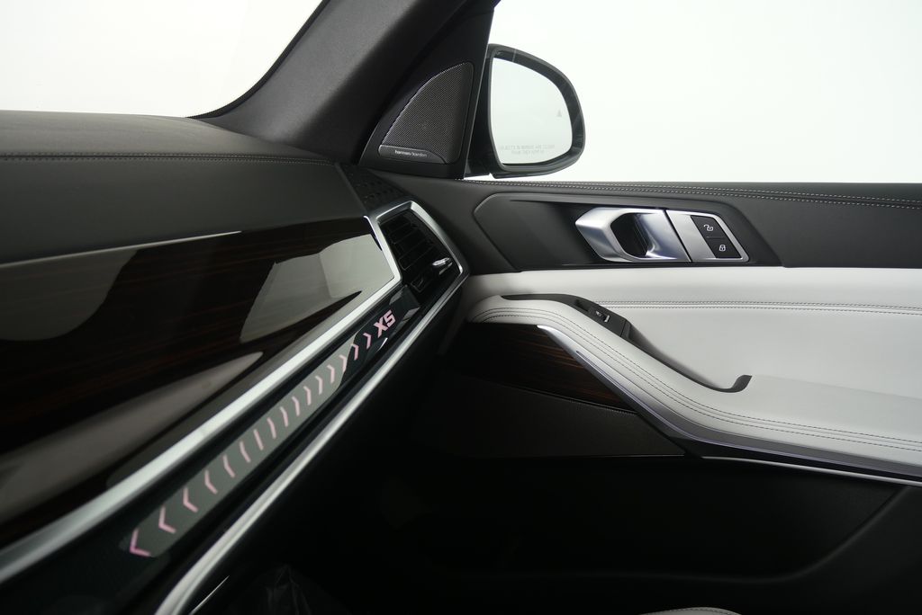 Thumbnail: 2026 BMW X5 - 24