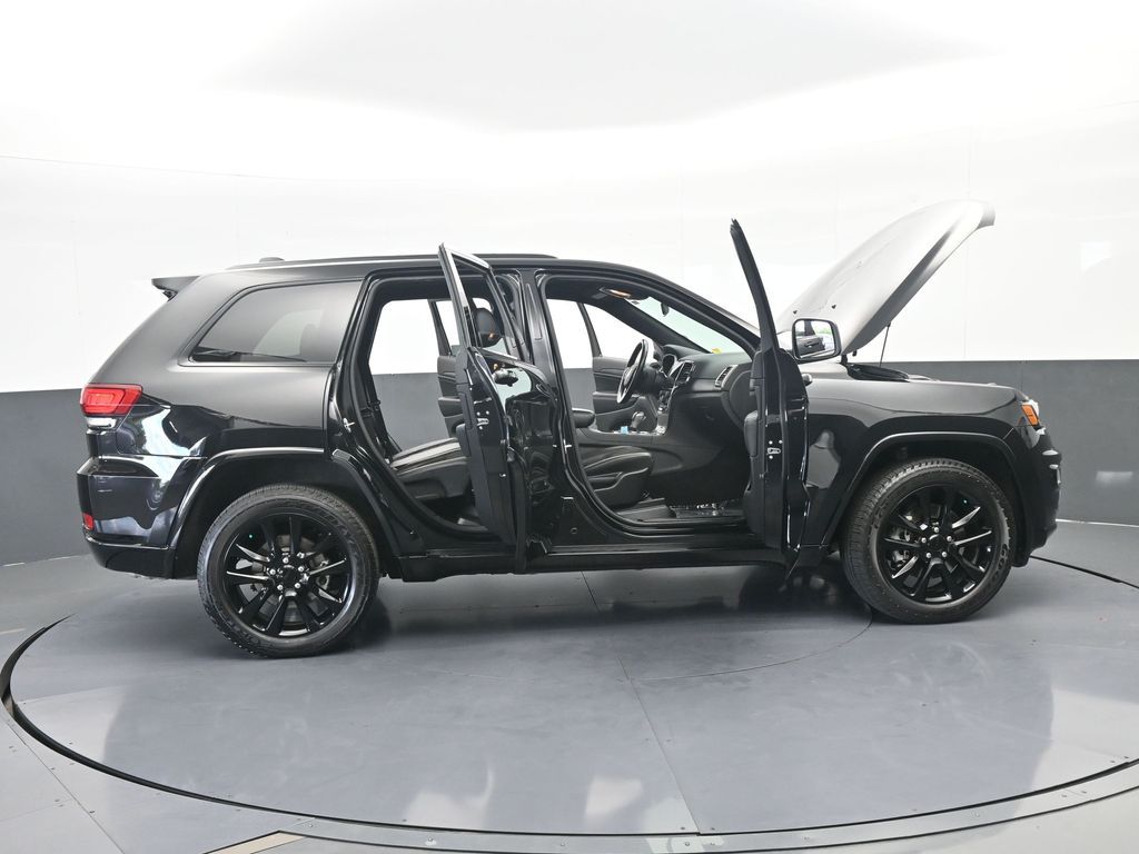 Used 2021 Diamond Black Crystal Pearlcoat Jeep Laredo X image 67