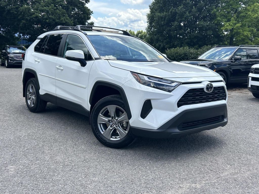 2024 Toyota RAV4 XLE FWD