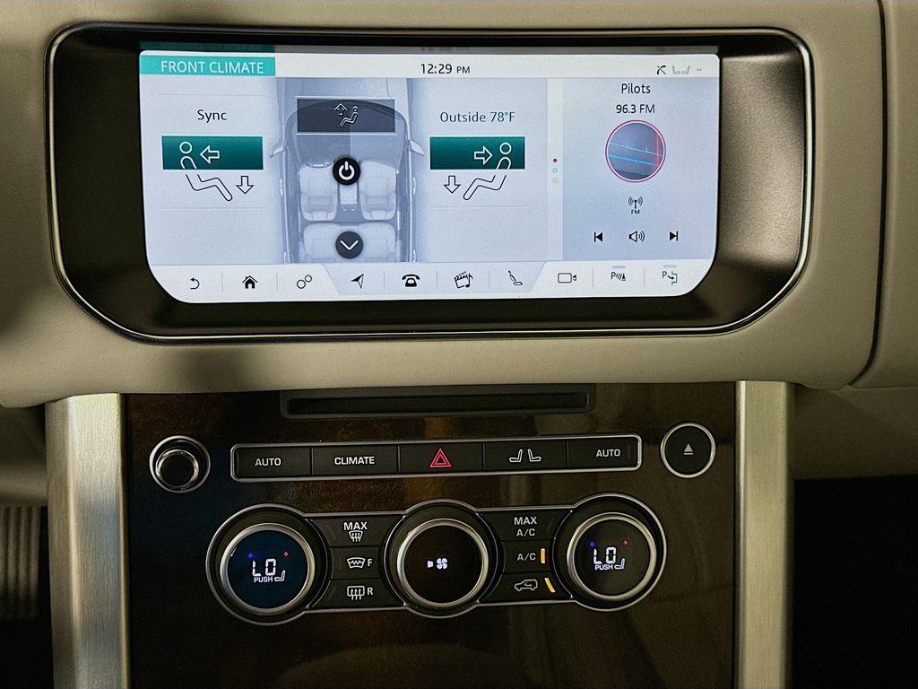 Thumbnail: 2017 Land Rover Range Rover - 16