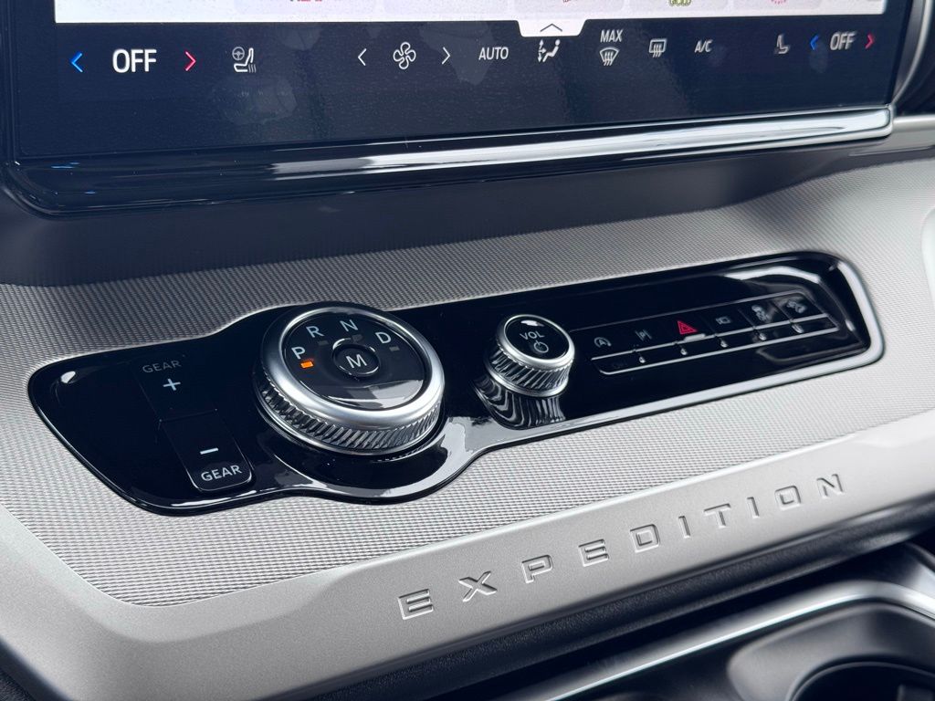FordExpedition Max14