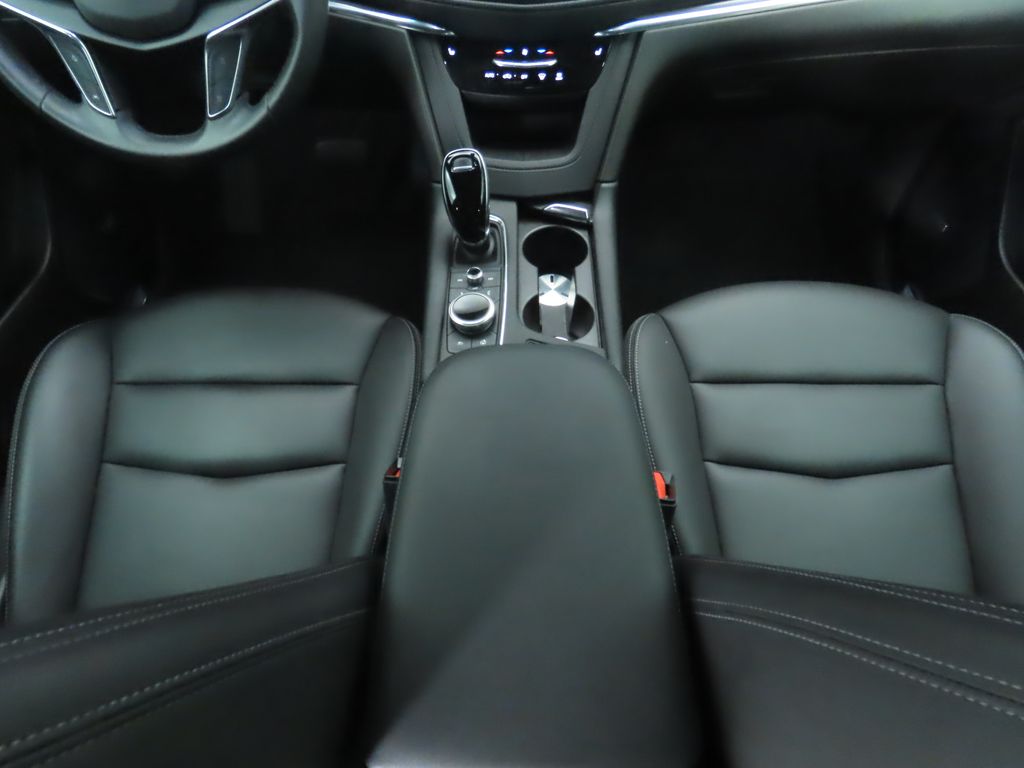 Thumbnail: 2021 Cadillac XT5 - 16