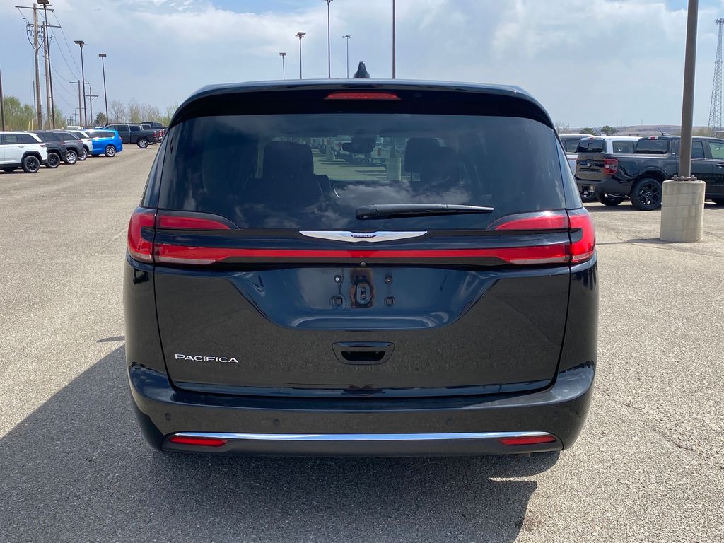 View vehicle photo 5