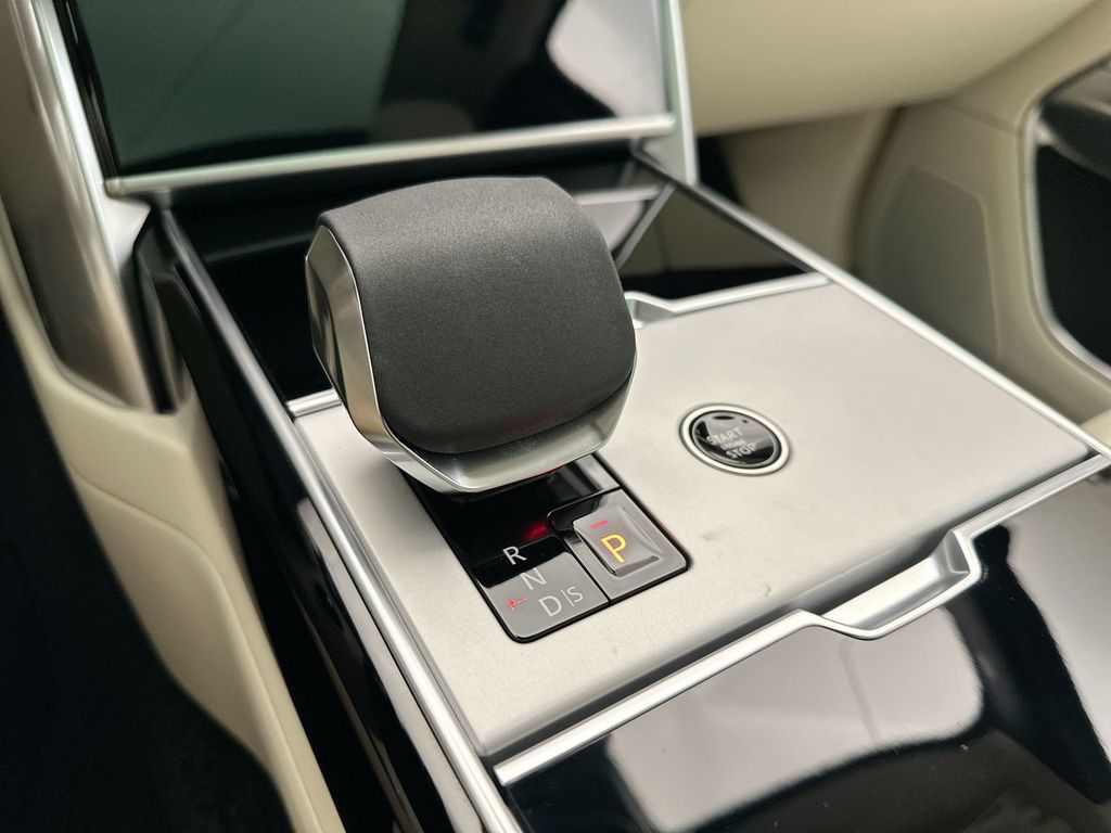 Thumbnail: 2025 Land Rover Range Rover - 11