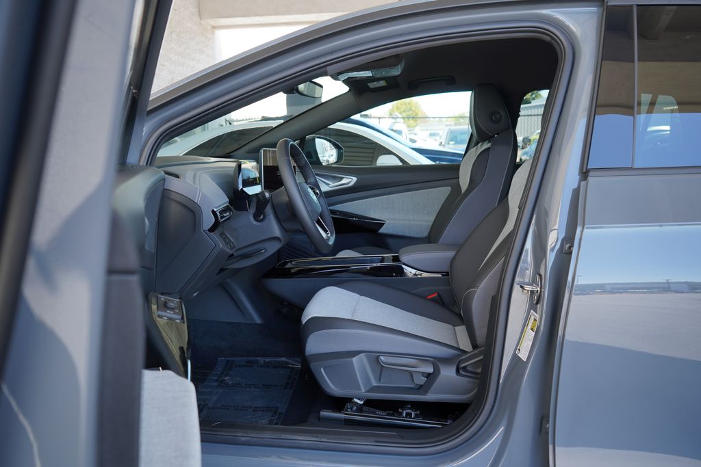 2025 Volkswagen ID.4 Pro 6