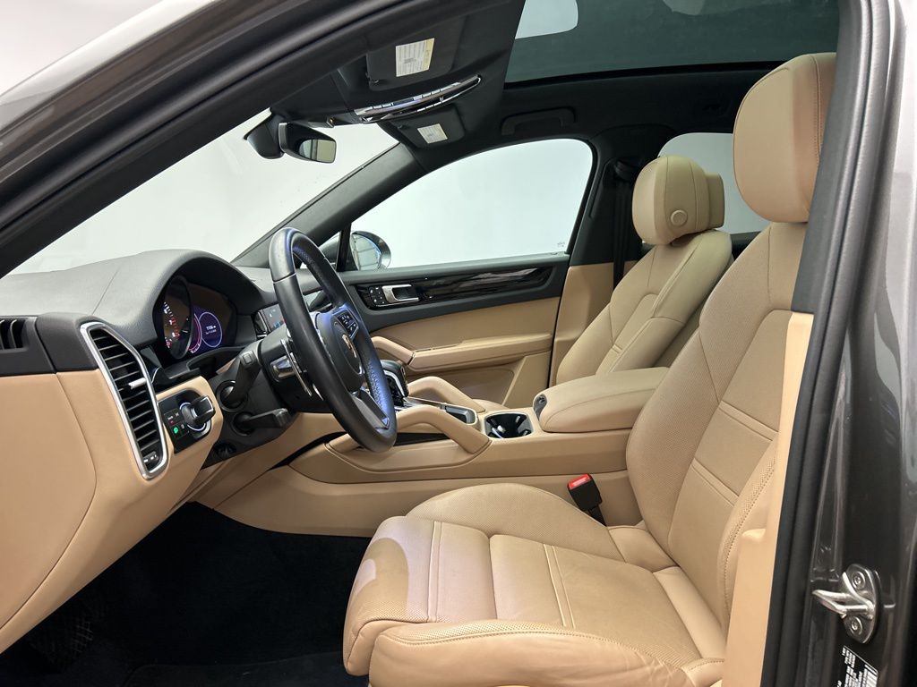 Thumbnail: 2023 Porsche  - 12