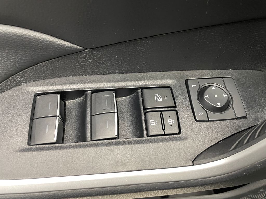 2024 Toyota RAV4 XLE 10