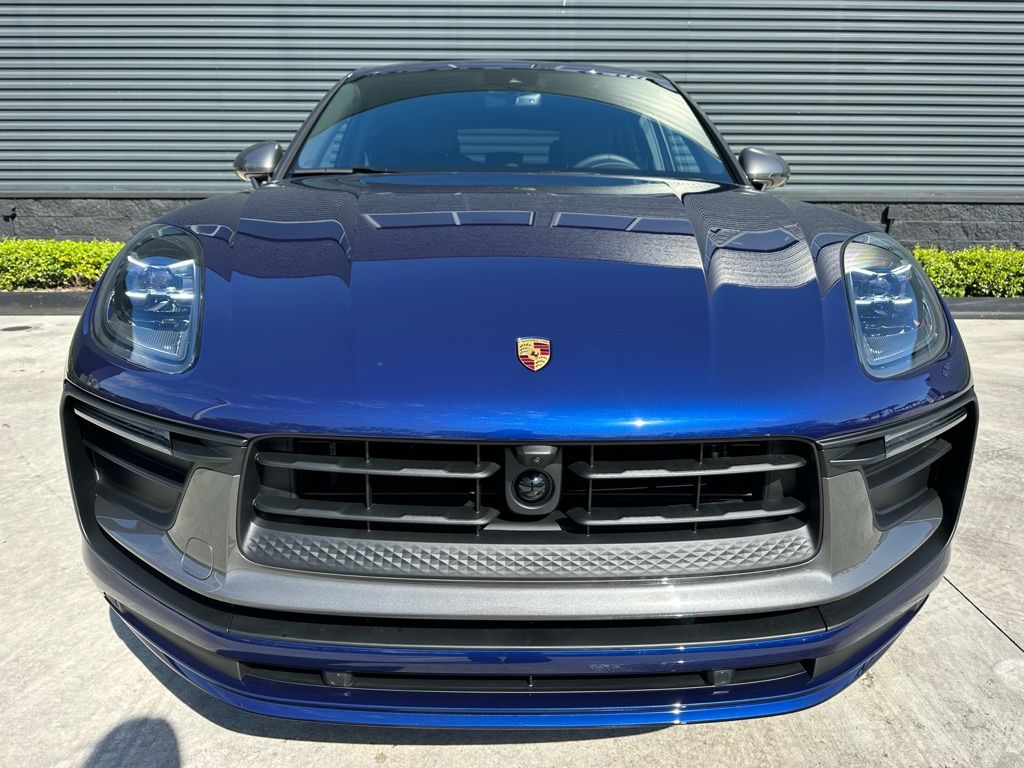 Thumbnail: 2026 Porsche Macan - 8