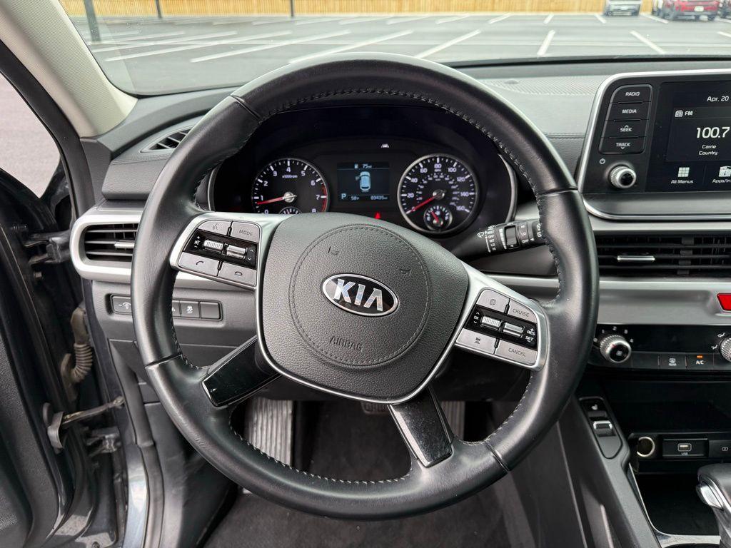 Thumbnail: 2021 Kia Telluride - 16