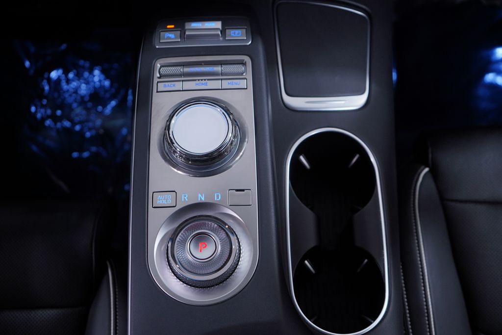 2024 Genesis GV70  14