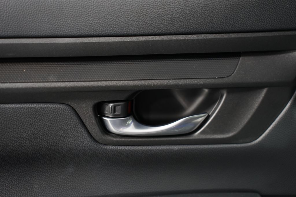 2025 Honda CR-V LX 29