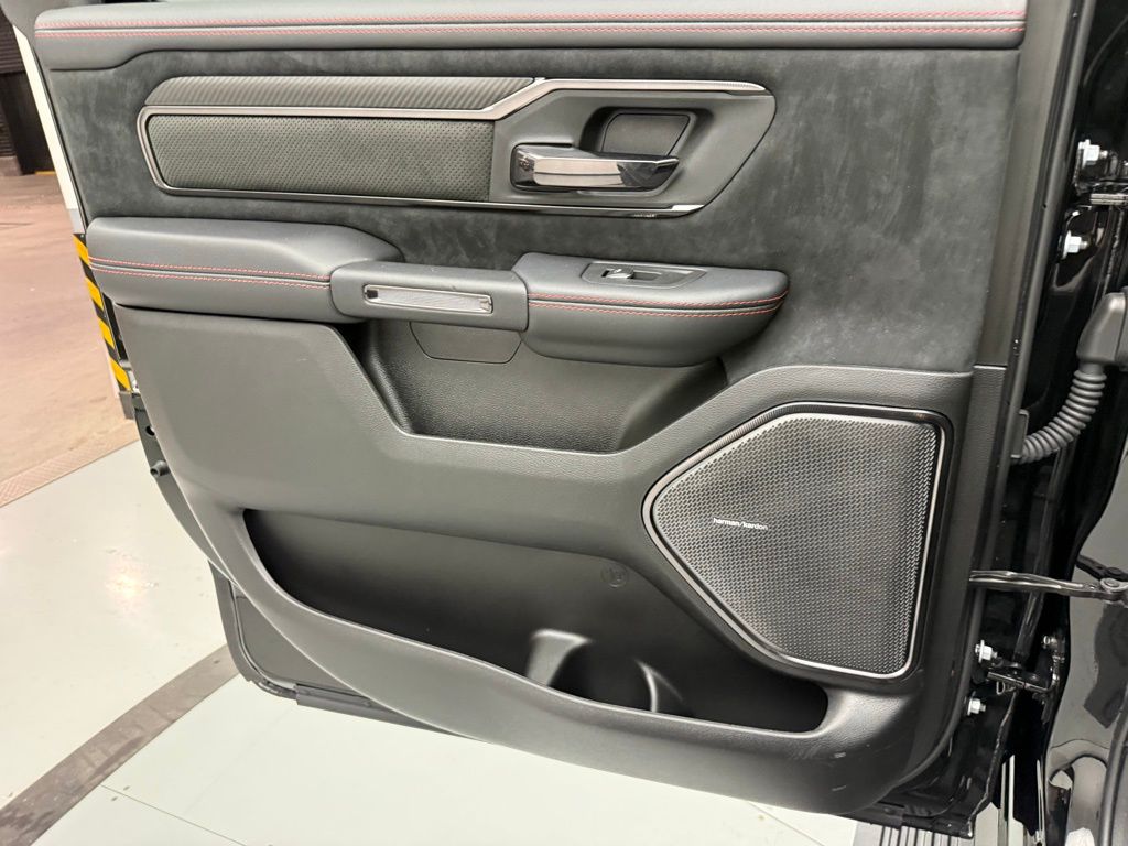 Thumbnail: 2025 RAM 1500 - 27