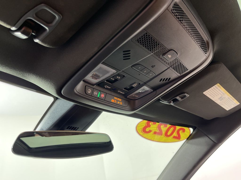 Thumbnail: 2023 Cadillac XT5 - 27