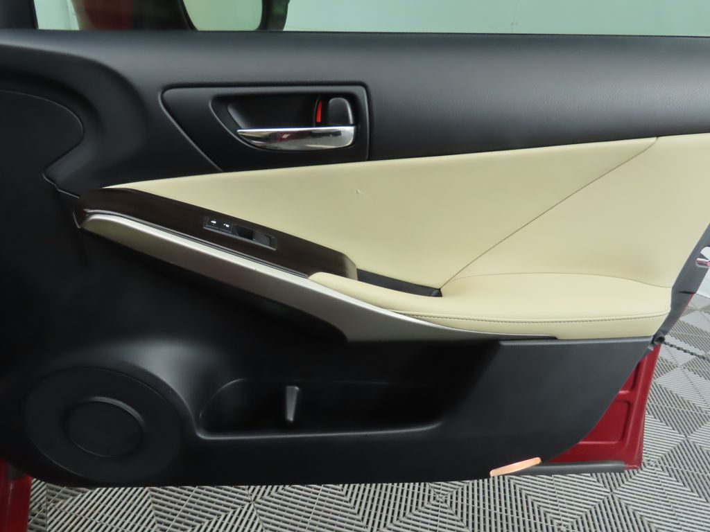 Thumbnail: 2014 Lexus IS - 26